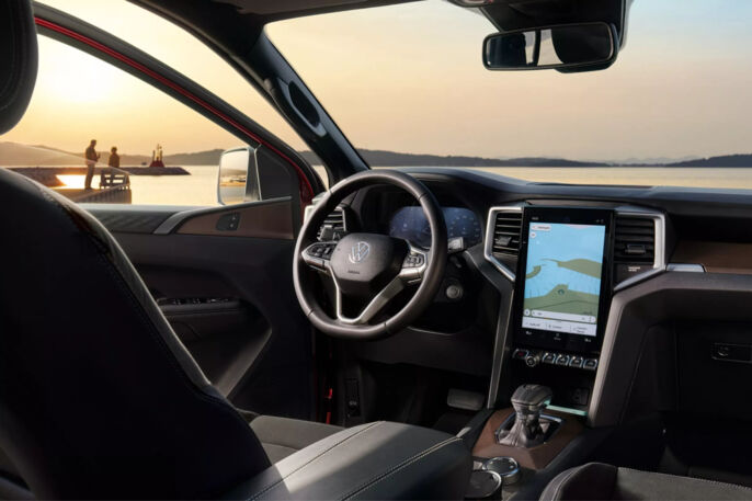 am001391pic-vw-amarok-interior-cockpit-mood-gallery-03-3x2