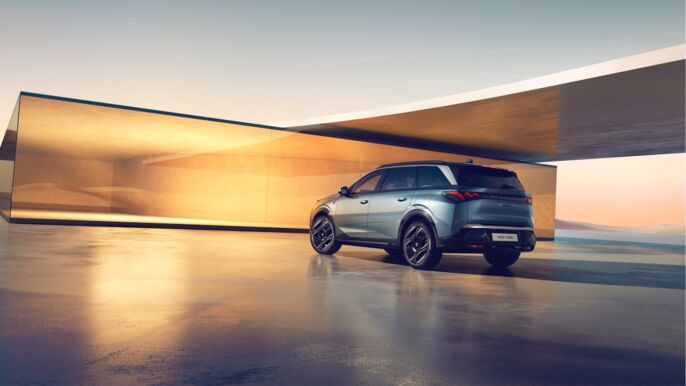 PEUGEOT_E_5008_SHOWROOM_MASTHEAD_D_2880x1620-ezgif.com-avif-to-jpg-converter