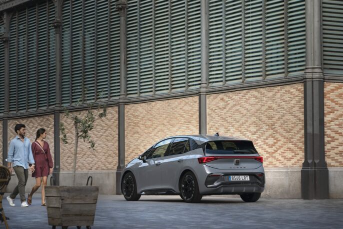 CUPRA-Born-Vapor-Grey_13_HQ-min