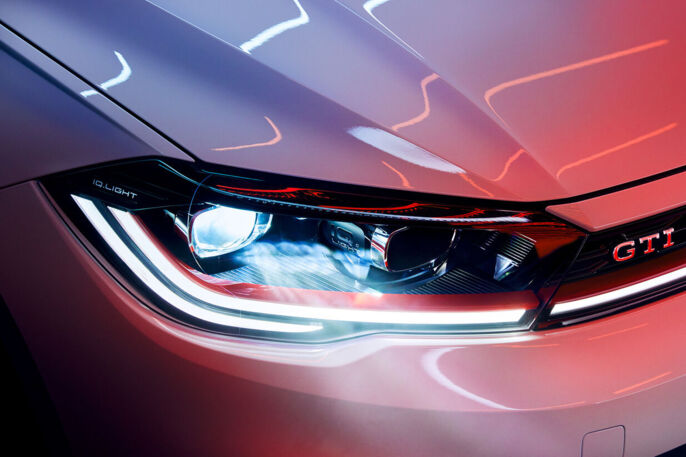 po4872-polo-gti-headlight-detail-10-6