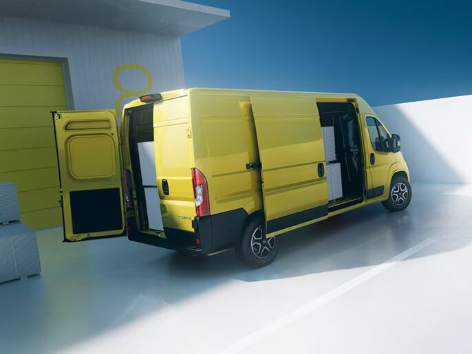 OPEL-MOVANO-MY2023-ICE-partial_cargo_4x3-ezgif.com-avif-to-jpg-converter