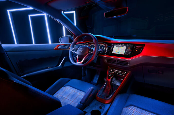 po4877-polo-gti-interior-cockpit-10-6