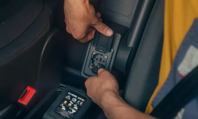 cdc0904-vw-caddy-cargo-230-v-socket