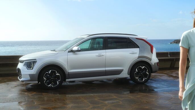 kia-niro-ev-my23-exterior-distinctive-cuv-side-details