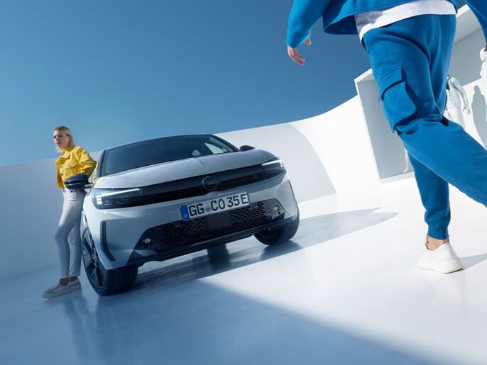 opel_corsa-bev_front_4x3_co23_e01_010-ezgif.com-avif-to-jpg-converter